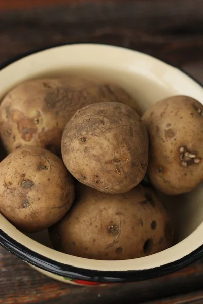 Frische Kartoffeln Einer Schönen Schüssel Makro — Stockfoto