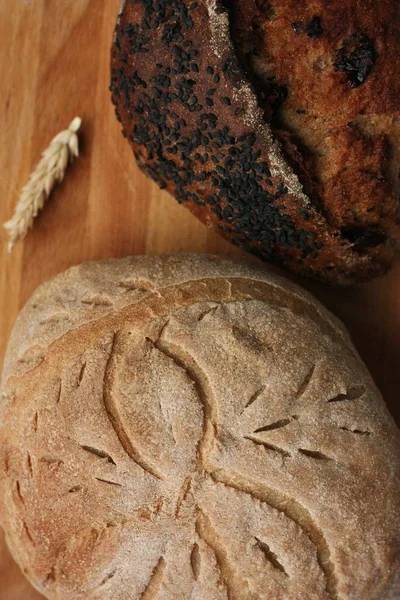 Čerstvý Domácí Chléb Stole Makro — Stock fotografie