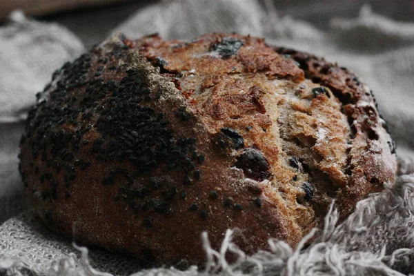Vers Brood Met Rozijnen Bloem Macro — Stockfoto