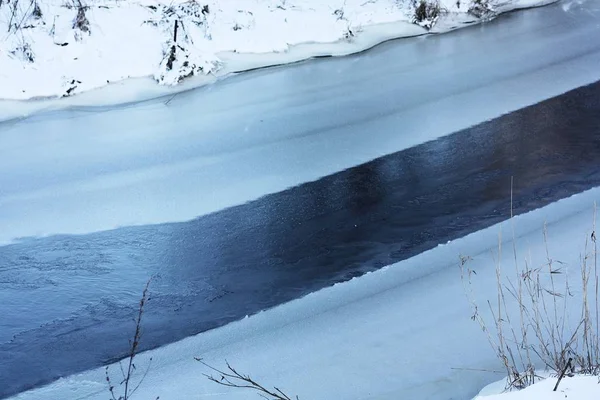 Glace Sur Rivière Dans Village — Photo