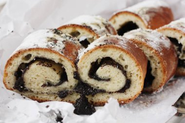 Masada haşhaş tohumları ile nefis rulo