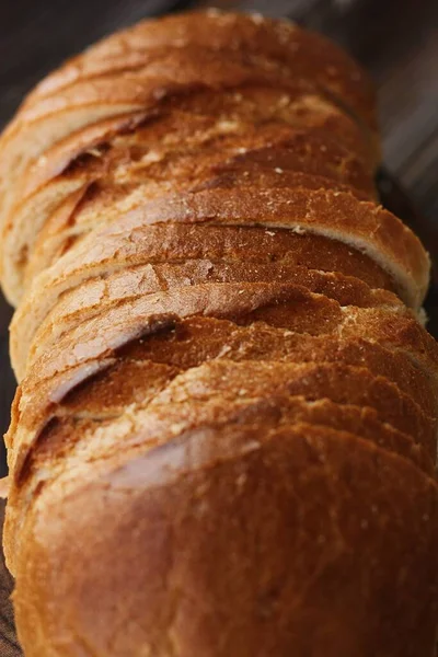 Deliziosa Pagnotta Fresca Tavolo Legno — Foto Stock