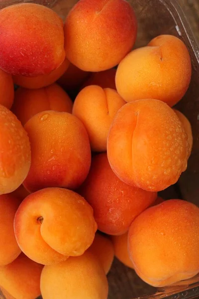 Delicious Fresh Apricots Table Macro — Stock Photo, Image