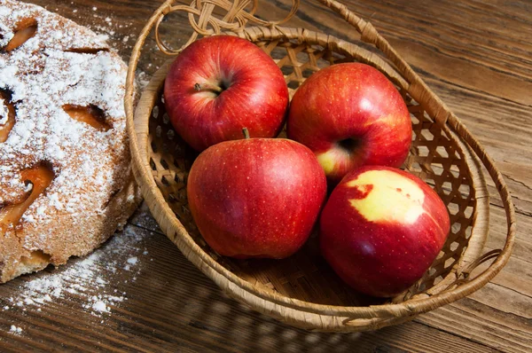 Der süße Apfelkuchen — Stockfoto