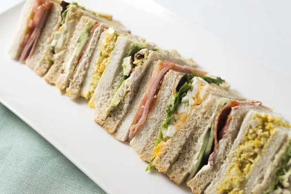 Petite sandviç bir seçki