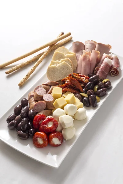 Şarküteri soğuk etler ve meze tabağı