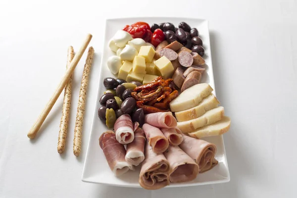 Şarküteri soğuk etler ve meze tabağı