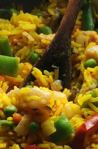 Nahaufnahme Von Paella Mit Gemüse Und Fisch — Stockfoto
