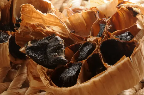 Bulb Cloves Black Garlic — Stock Photo, Image