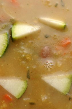 Sebzeli sıcak çorba.