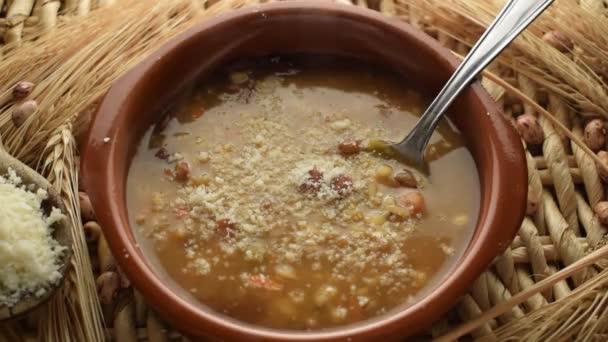 Cerrar Sopa Cebada Con Frijoles — Vídeo de stock