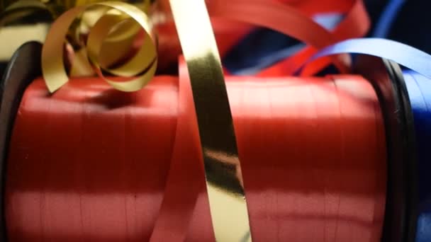 Gekleurde Linten Voor Geschenkdozen — Stockvideo
