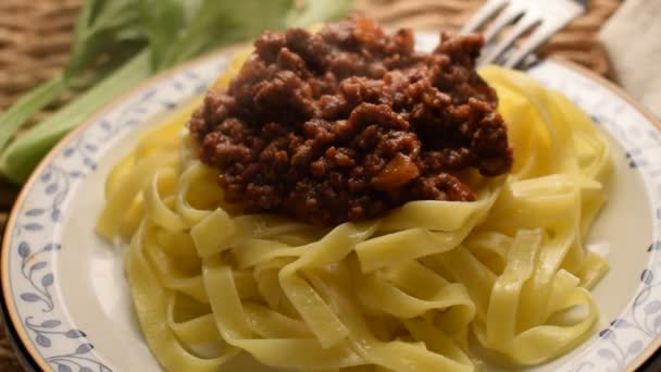 Assiette Tagliatelles Avec Sauce Viande — Video