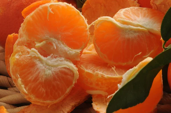 Rijp Clementines Met Kruidnagel Bladeren — Stockfoto