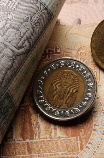 Primer Plano Las Monedas Egipcias Billetes — Foto de Stock