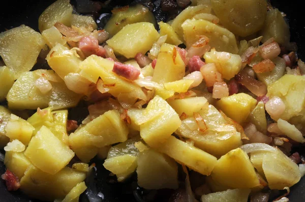 Batatas Uma Panela Com Bacon — Fotografia de Stock