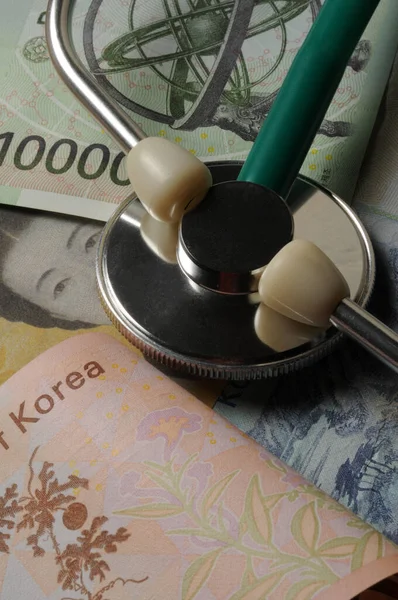 Estetoscopio Varios Billetes Corea Del Sur — Foto de Stock