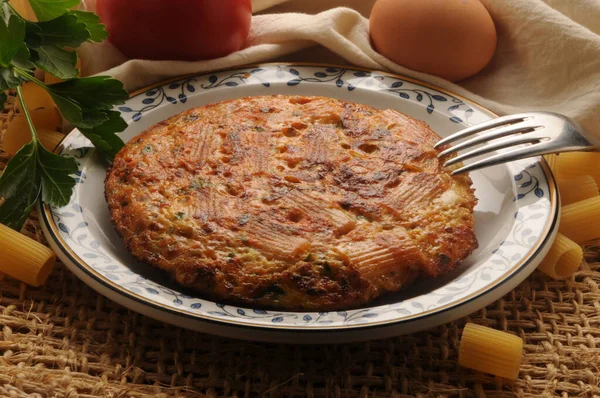 Geri dönüştürülmüş domatesli omlet.