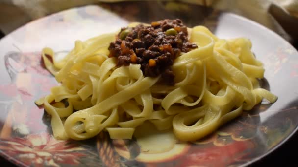Ein Gericht Pasta Mit Dampfenden Lappen — Stockvideo