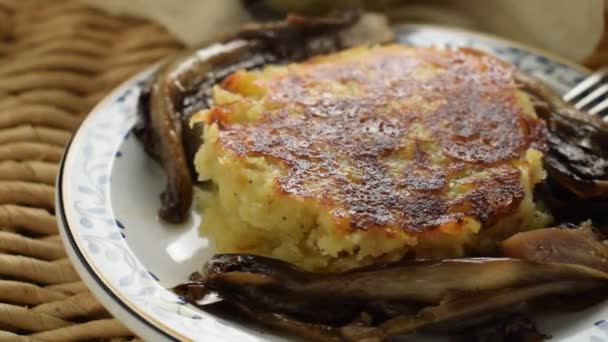 Torta Patate Con Radicchio Rosso — Video Stock