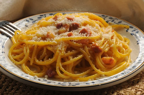 Espaguetis Allá Carbonara Con Queso Pecorino — Foto de Stock