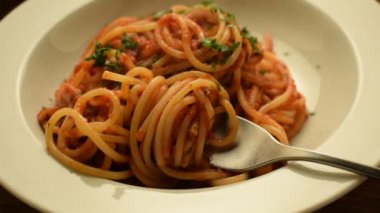 Domates soslu spagetti.