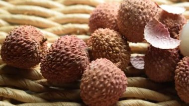 Sepette Litchi chinensis meyvesi