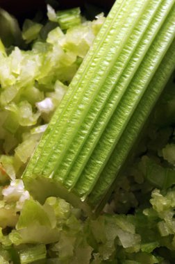 Yumuşak fritto için doğranmış kereviz