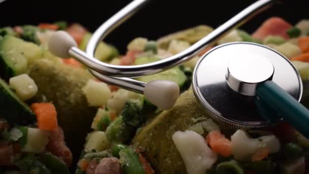 Sluiten Bevroren Groenten Voor Minestrone — Stockvideo