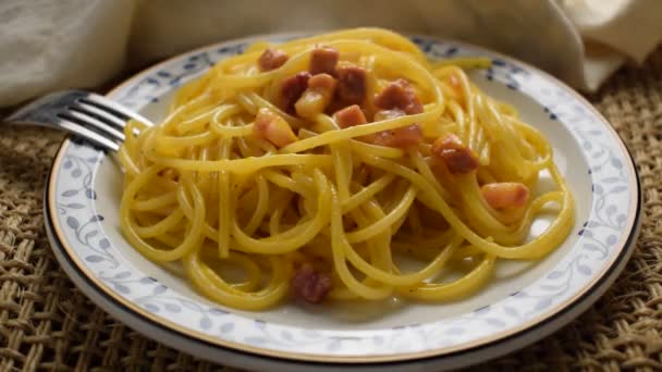 Carbonara Soslu Spagetti Tabağı — Stok video