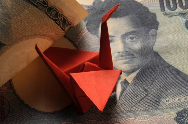 Primer Plano Del Billete Japonés Con Origami — Foto de Stock