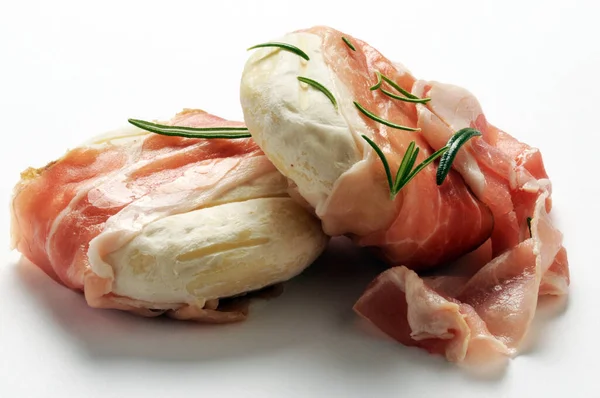 Pancetta soslu geleneksel İtalyan peyniri.