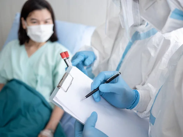 Two Asian Doctor Wear Ppe Suit N95 Mask Face Shield — Stock Photo, Image