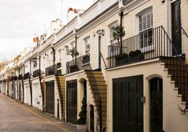 Holland Park Mews evlerde