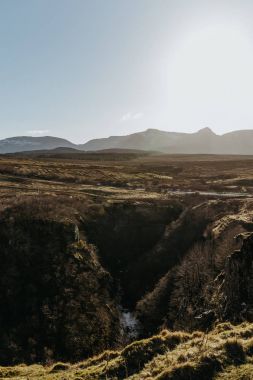 Görünüm Isle of Skye'nın sahne Lealt Şelalesi açısından, İskoçya.