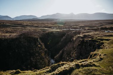 Görünüm Isle of Skye'nın sahne Lealt Şelalesi açısından, İskoçya.