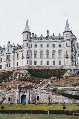 Golspie, İskoçya'da Dunrobin Kalesi'nin görünümü.