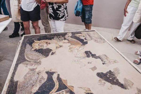 Mosaico representando o deus Dionísio cavalgando em um tigre na Archa — Fotografia de Stock