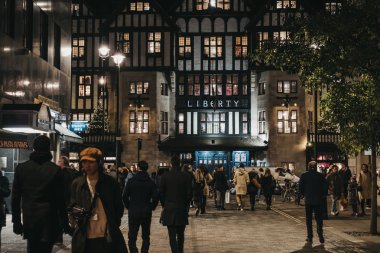 Oxford Sirki 'ndeki Özgürlük Mağazası, Londra, Uk,