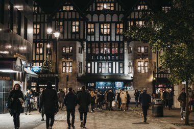 Oxford Sirki 'ndeki Özgürlük Mağazası, Londra, Uk,