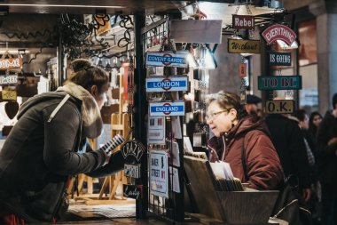 Covent Garden Market, Lon 'daki bir markette satıştaymış.