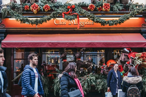 Facade of Clos Maggiore French restaurant in Covent Garden, Lond — Stock Photo, Image