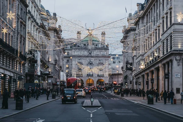 Angel julelys på Regent Street St. James, Piccadilly Ci – stockfoto