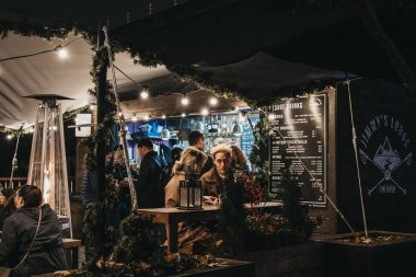 Southbank Centre 'daki bir barda Kış Pazarı, Londra, U