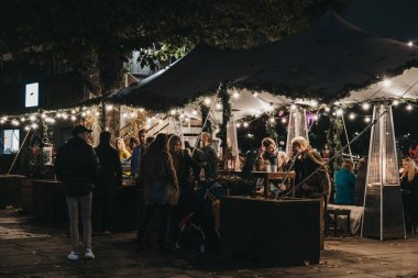Southbank Centre 'daki bir barda Kış Pazarı, Londra, U