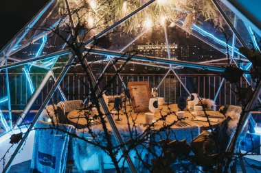 Jimmy 's Lodge Kar Küresi Güney' de restoranlar açıyor.