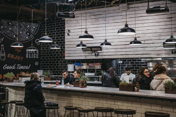 London Großbritannien November 2019 Menschen Einem Café Auf Dem Camden — Stockfoto