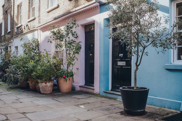 Ряд Пастельних Синіх Рожевих Будинків Лондоні Велика Британія — стокове фото