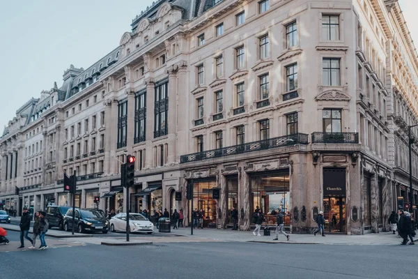 London Storbritannien Mars 2020 Människor Går Framför Butiker Regent Street — Stockfoto