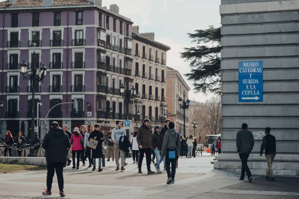 Madrid España Enero 2020 Gente Caminando Por Una Calle Madrid — Foto de Stock